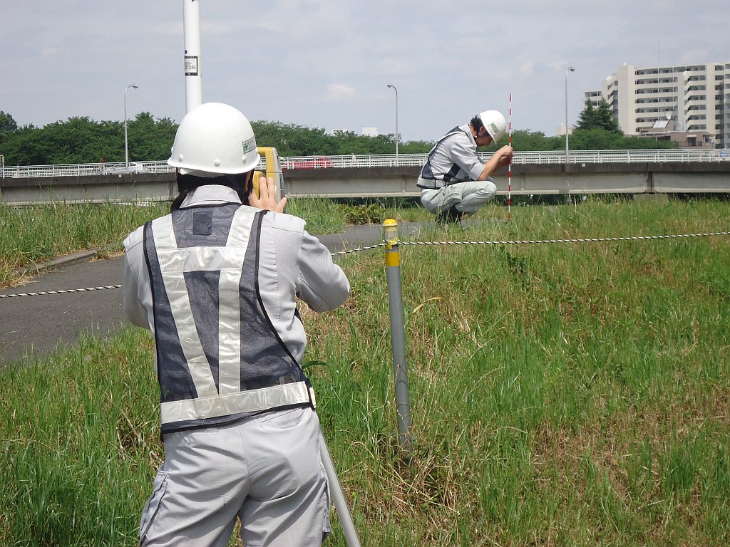 公共測量、開発に伴う測量、用地測量、水道、下水層の測量設計実績